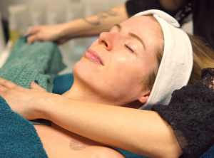 Melpomene Kosmetik gesicht 4